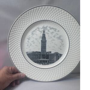 Spode Copeland Mansard 1965 Cleveland "The Terminal Tower" plate. 